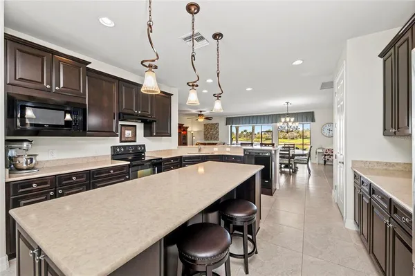 $824,500 | 13785 TOMARO Street, Venice, FL 34293