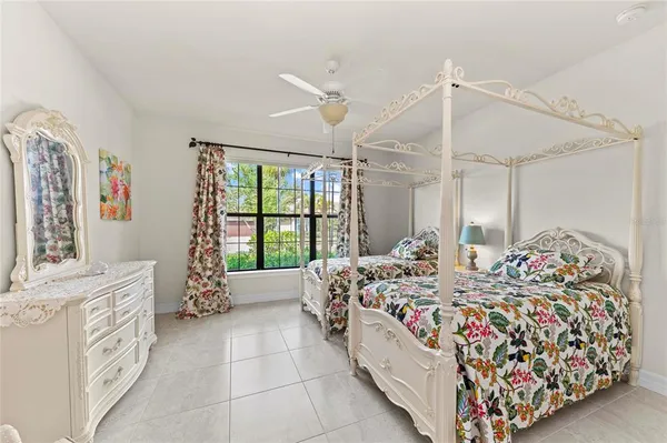 $824,500 | 13785 TOMARO Street, Venice, FL 34293