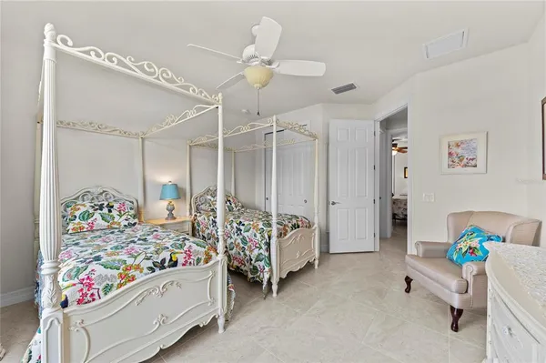 $824,500 | 13785 TOMARO Street, Venice, FL 34293