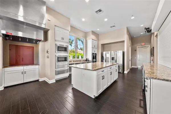 $824,500 | 13785 TOMARO Street, Venice, FL 34293
