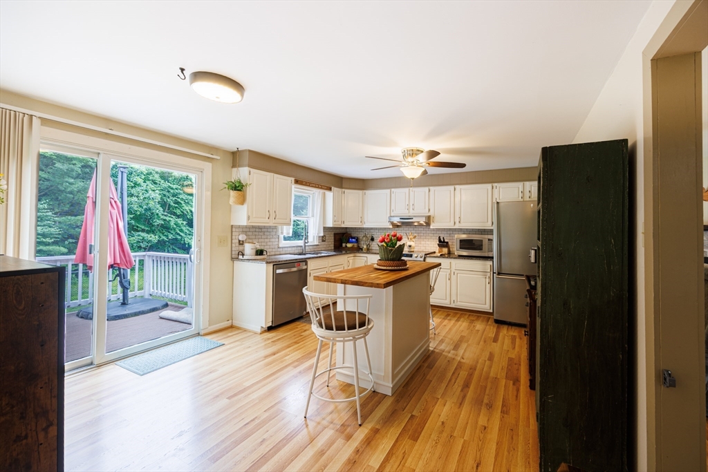142 Squannacook Road Shirley, MA 01464 - Photo 13 of 37