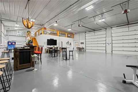 $2,400,000 | 33345 West 95th Street, De Soto, KS 66018