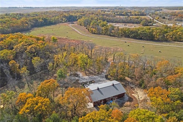 $2,400,000 | 33345 West 95th Street, De Soto, KS 66018