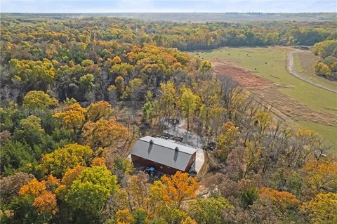 $2,400,000 | 33345 West 95th Street, De Soto, KS 66018