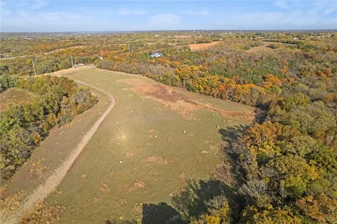 $2,400,000 | 33345 West 95th Street, De Soto, KS 66018