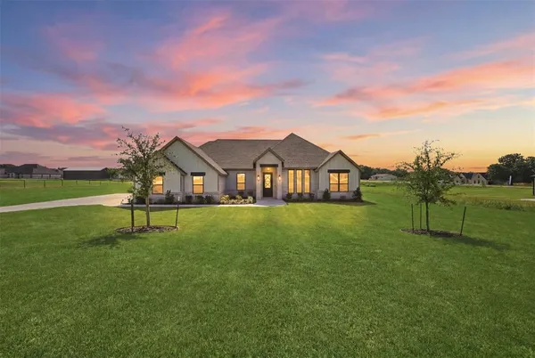 $574,888 | 2004 Forest Bridge Drive, Azle, TX 76020