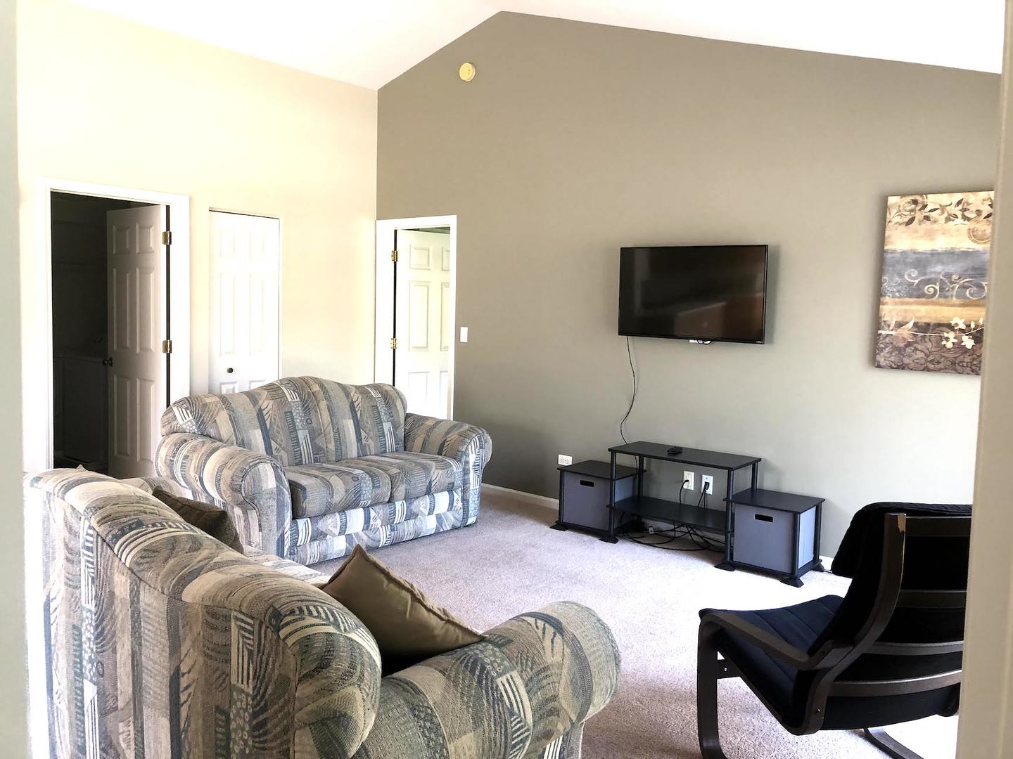2811 Rutland Circle, Unit 201 Naperville, IL 60564 - Photo 3 of 14