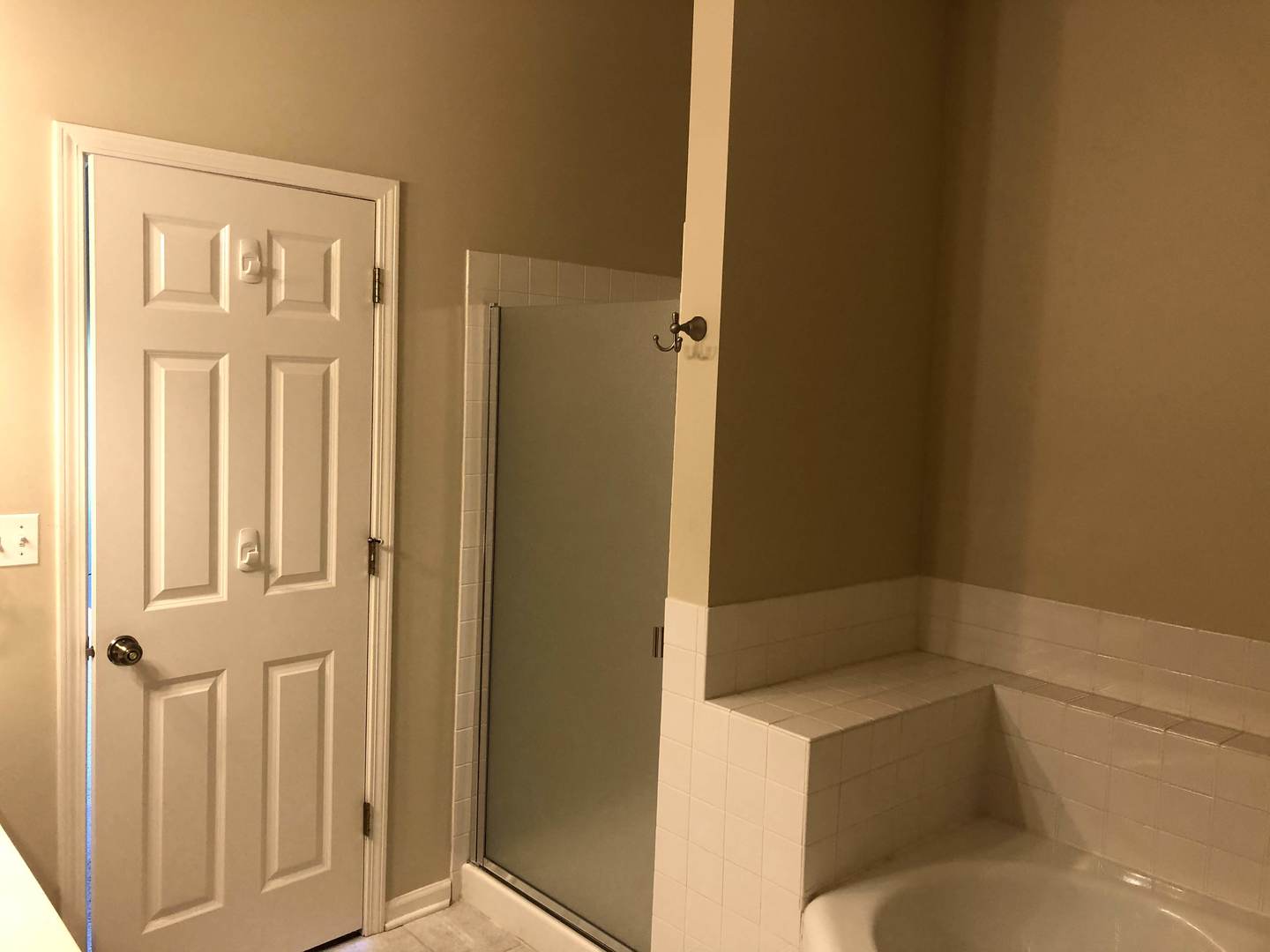 2811 Rutland Circle, Unit 201 Naperville, IL 60564 - Photo 9 of 14