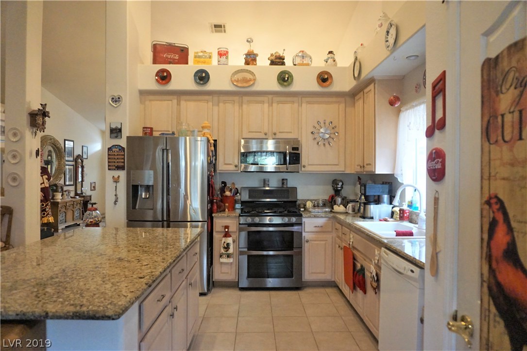 2763 Chokecherry Avenue Henderson, NV 89074 - Photo 6 of 15