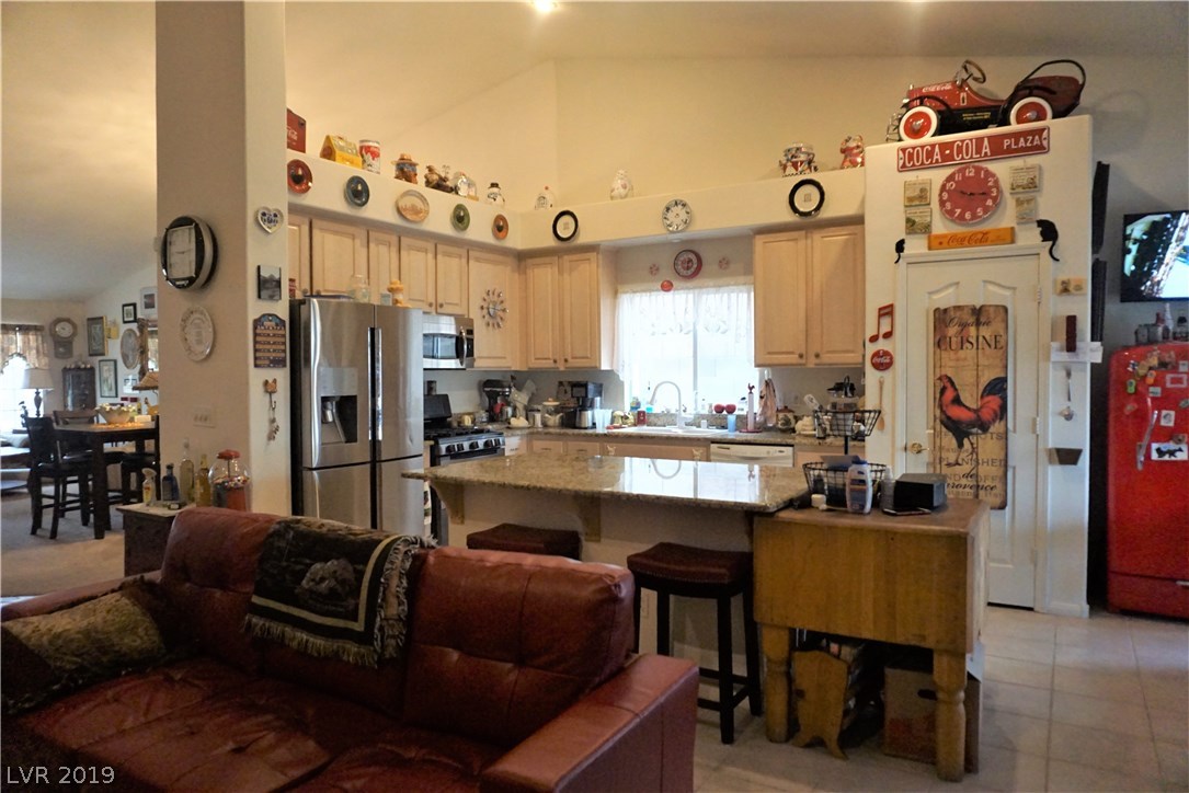 2763 Chokecherry Avenue Henderson, NV 89074 - Photo 8 of 15