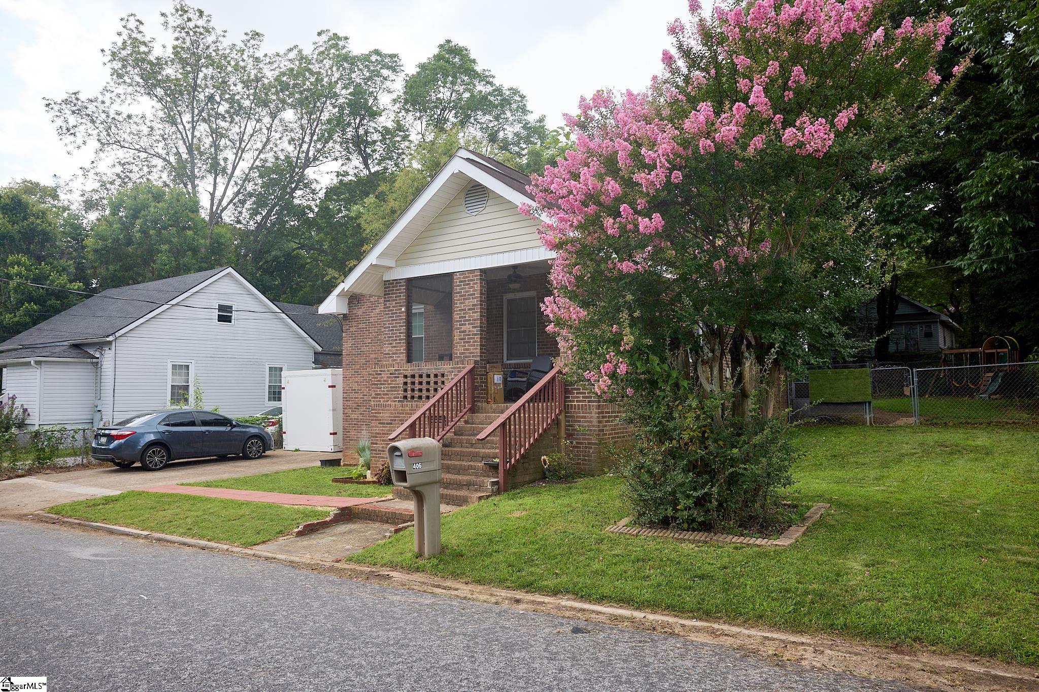 406 South 2nd Street Easley, SC 29640 - Photo 2 of 33