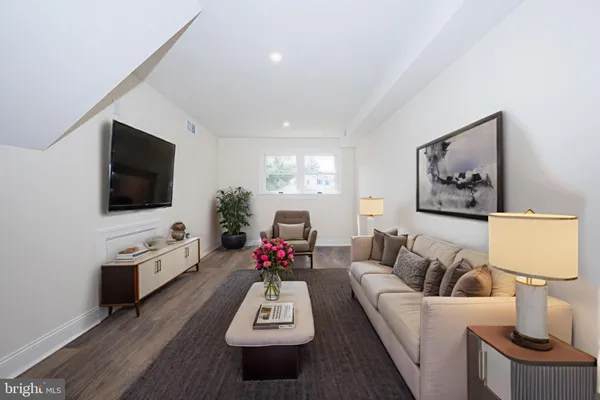 $4,000 | 503 Poplar Road, Flourtown, PA 19031