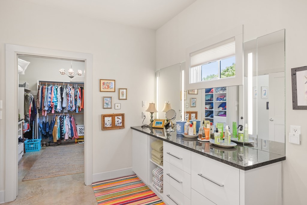 2305 Summit Forest Fredericksburg, TX 78624 - Photo 26 of 54 Primary bathroom