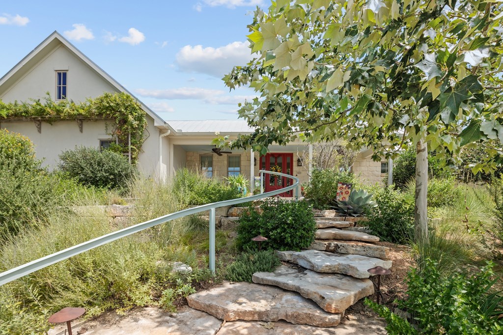 2305 Summit Forest Fredericksburg, TX 78624 - Photo 51 of 54 Front view