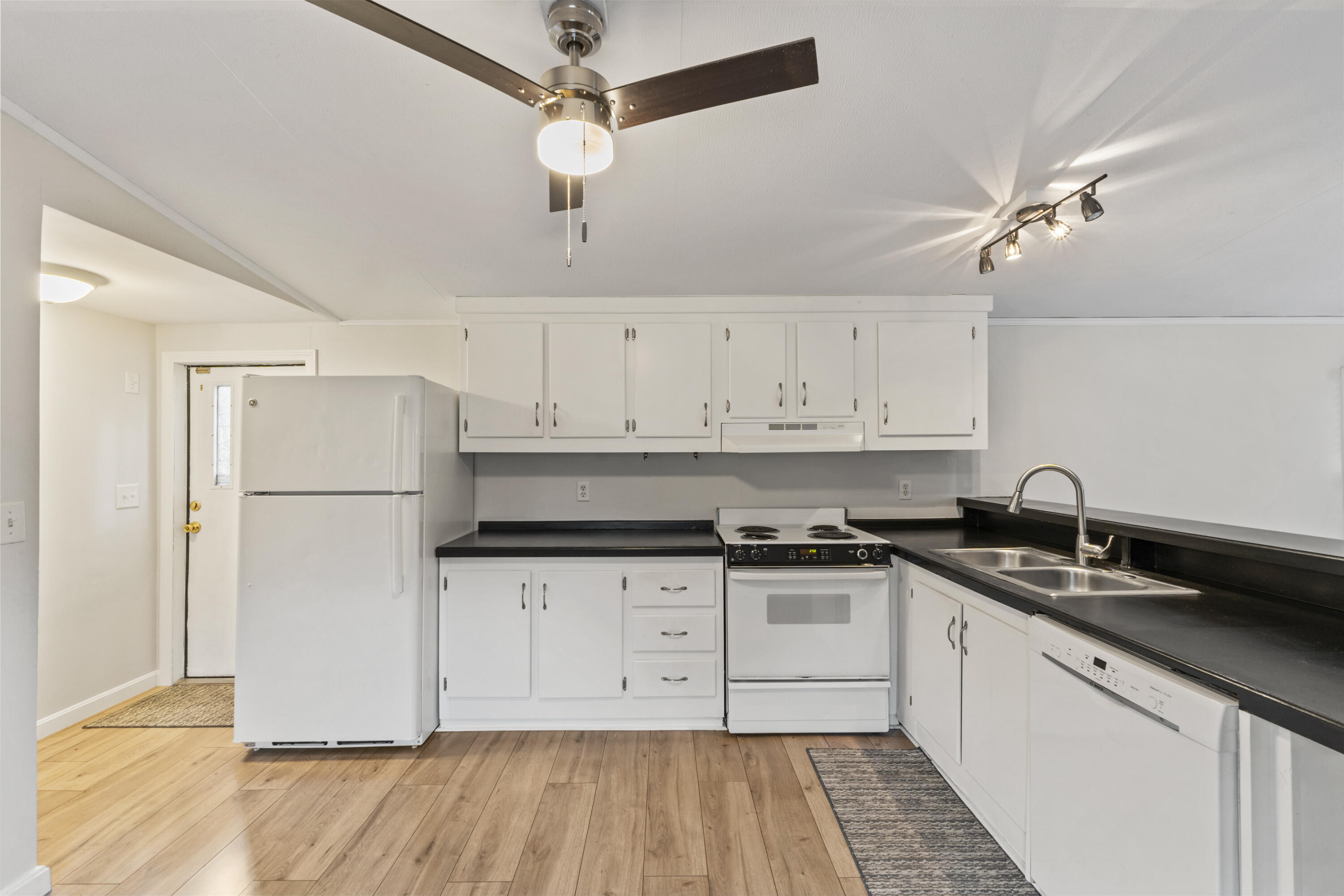 2196 Sanford Road, Unit 46 Wells, ME 04090 - Photo 7 of 26 -