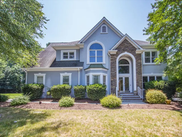 $659,000 | 6123 Glen Manor Drive, Charlotte, NC 28269