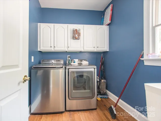 $659,000 | 6123 Glen Manor Drive, Charlotte, NC 28269