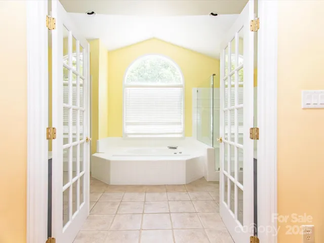 $659,000 | 6123 Glen Manor Drive, Charlotte, NC 28269