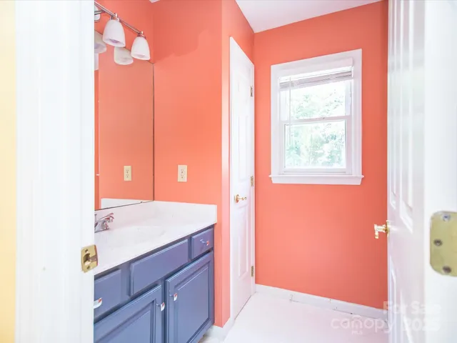 $659,000 | 6123 Glen Manor Drive, Charlotte, NC 28269