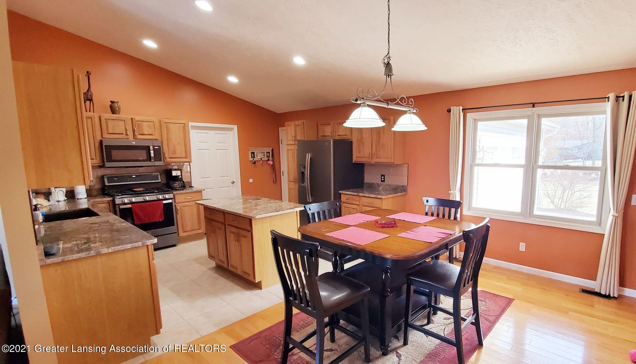 5244 Durfee Road Eaton Rapids, MI 48827 - Photo 6 of 29 Dining & Kitchen