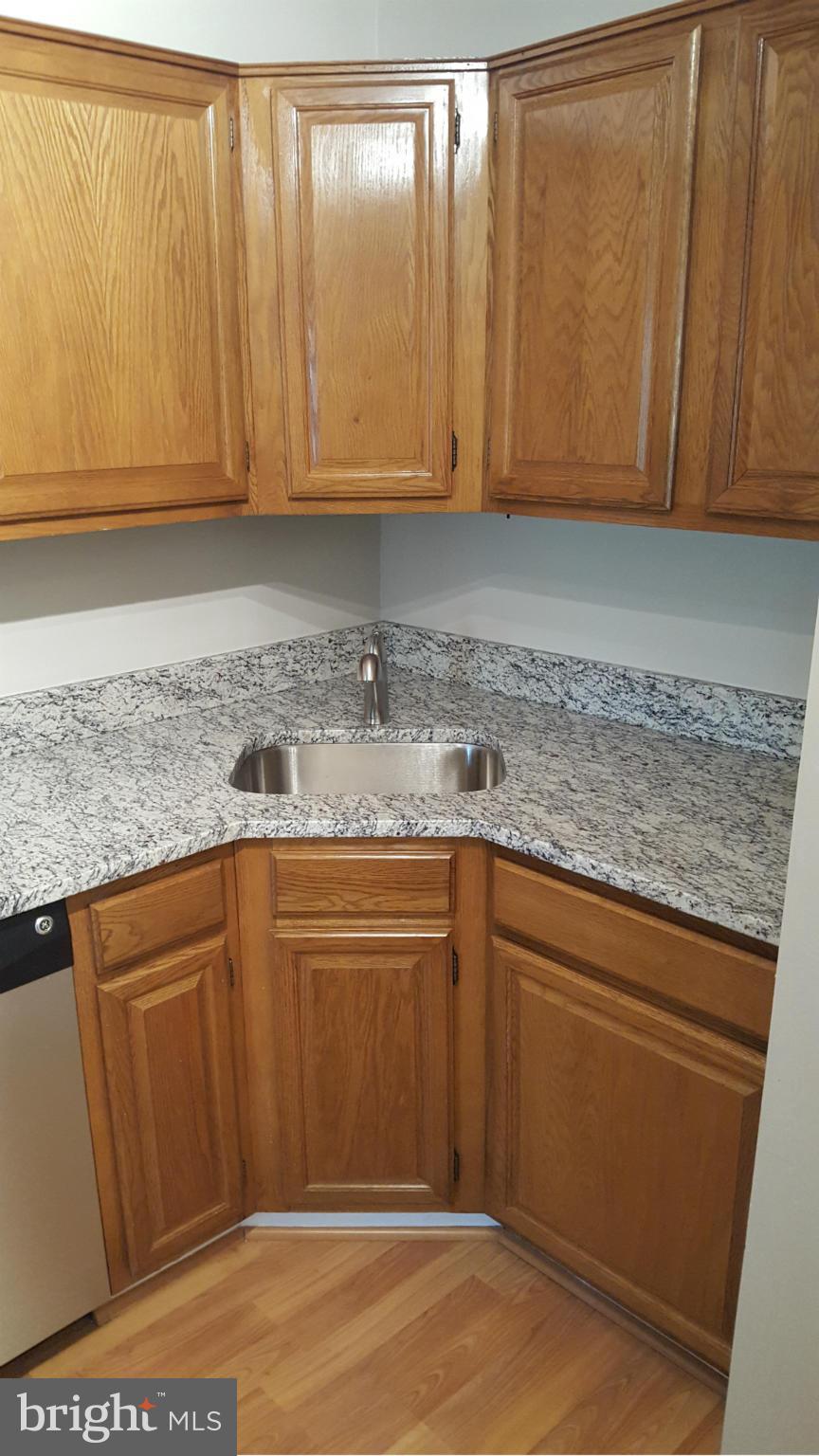 1554 Northgate Square, Unit 31B Reston, VA 20190 - Photo 14 of 16 Kitchen