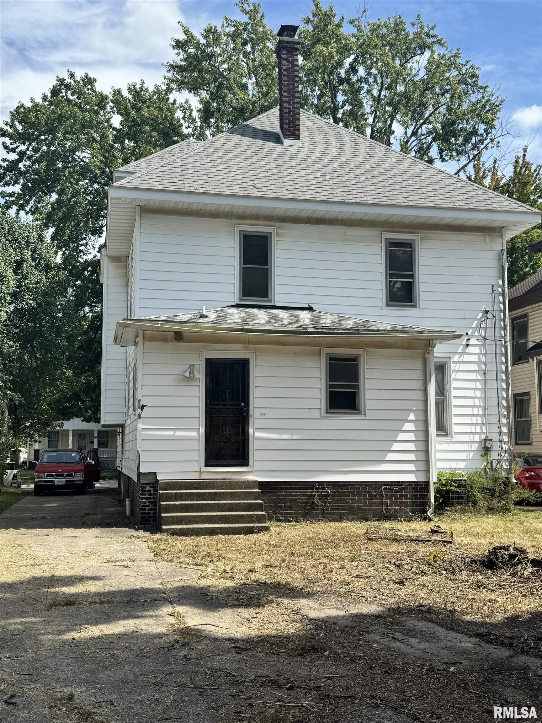 1915 South 6th Street Springfield, IL 62703 - Photo 2 of 12