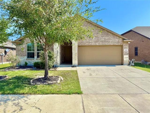 $2,300 | 4016 Spur Trail Drive, Denton, TX 76208