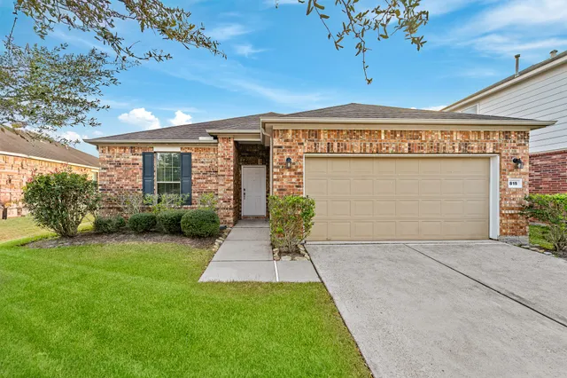 $2,200 | 815 Messina Lane, Richmond, TX 77469