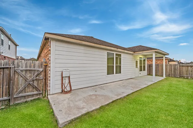 $2,200 | 815 Messina Lane, Richmond, TX 77469