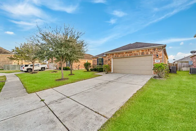 $2,200 | 815 Messina Lane, Richmond, TX 77469