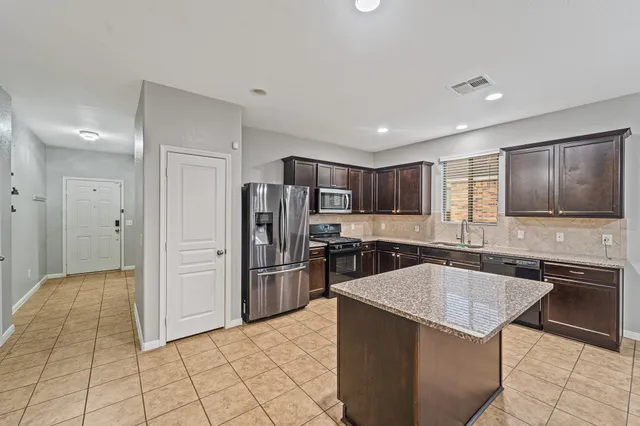 $2,200 | 815 Messina Lane, Richmond, TX 77469