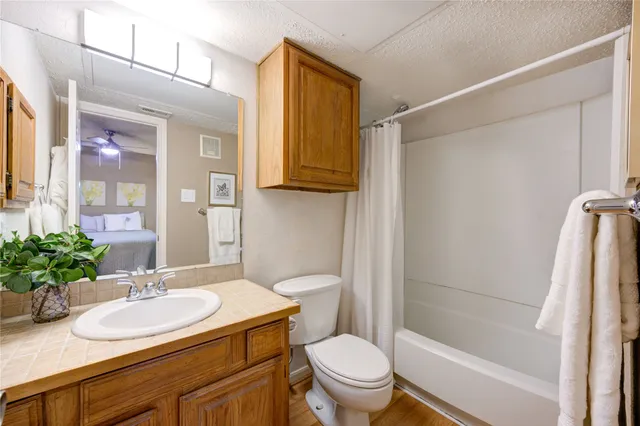 $94,900 | 1311 Antoine Drive, Unit 200, Houston, TX 77055