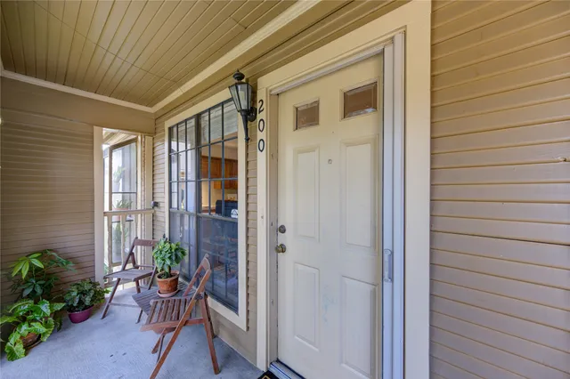 $94,900 | 1311 Antoine Drive, Unit 200, Houston, TX 77055