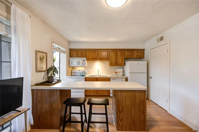 $94,900 | 1311 Antoine Drive, Unit 200, Houston, TX 77055