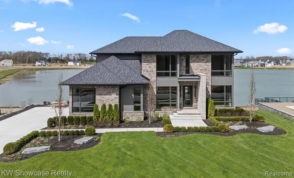 $2,325,000 | 2559 Crystal Lk Drive, Commerce Township, MI 48382