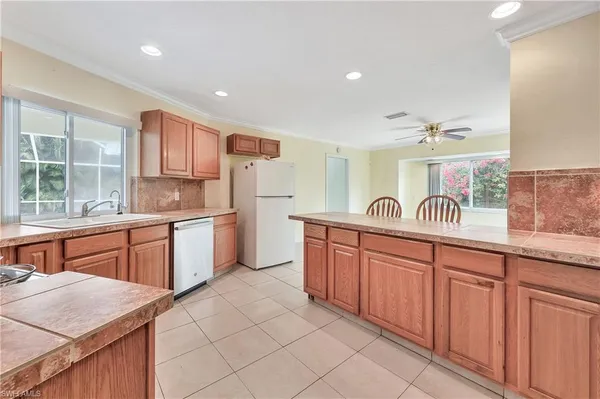 $4,395 | 639 Pompano Drive, Naples, FL 34110