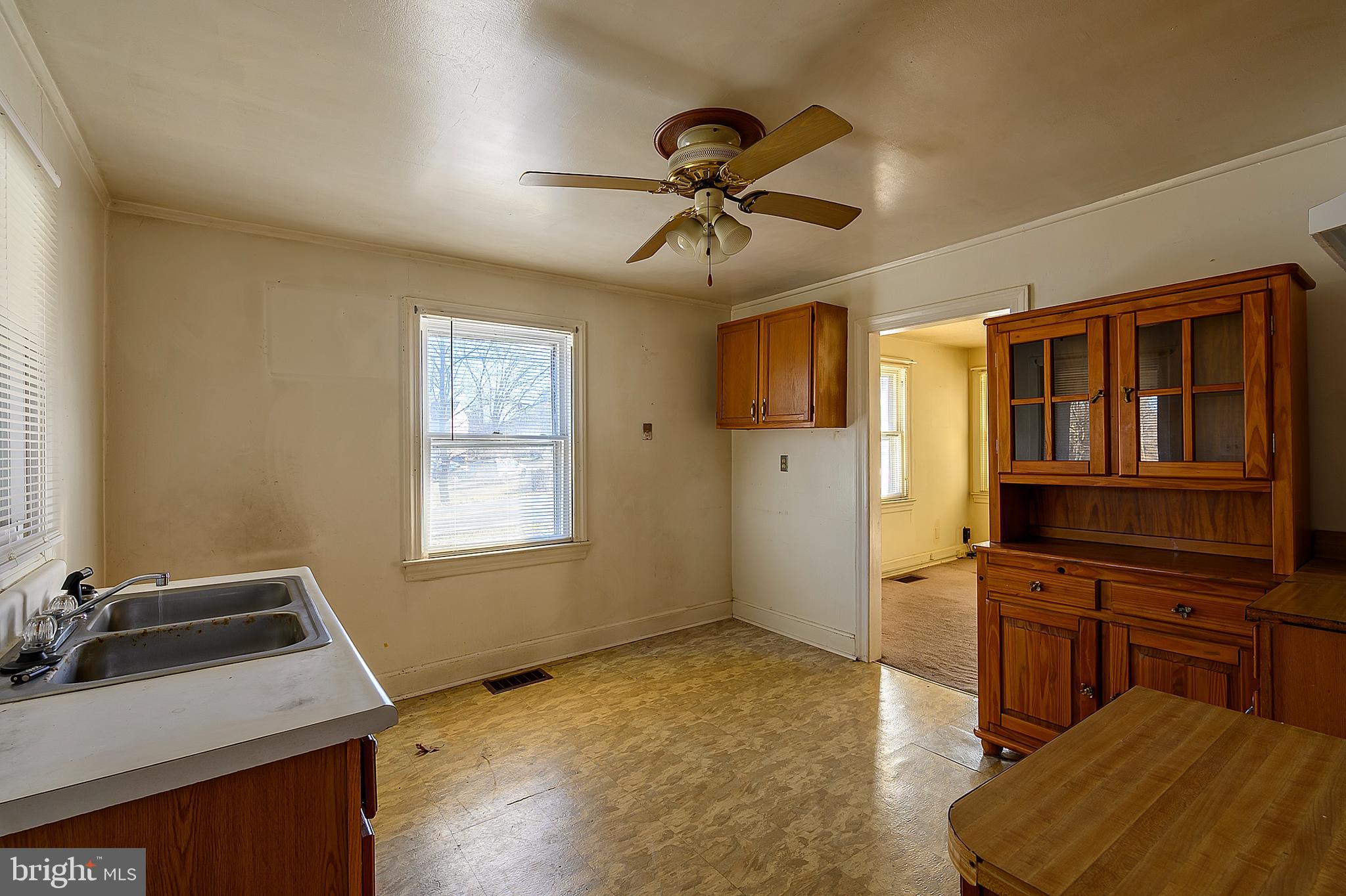 9899 Guilford Road Jessup, MD 20794 - Photo 11 of 31 Kitchen (alt view)