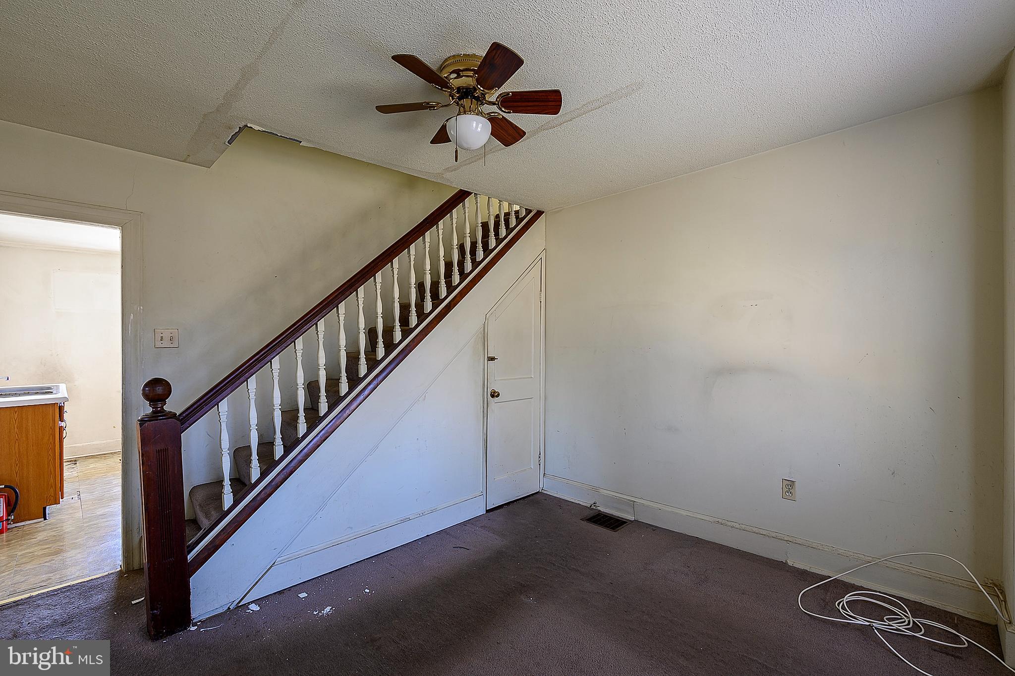 9899 Guilford Road Jessup, MD 20794 - Photo 12 of 31 Family Room