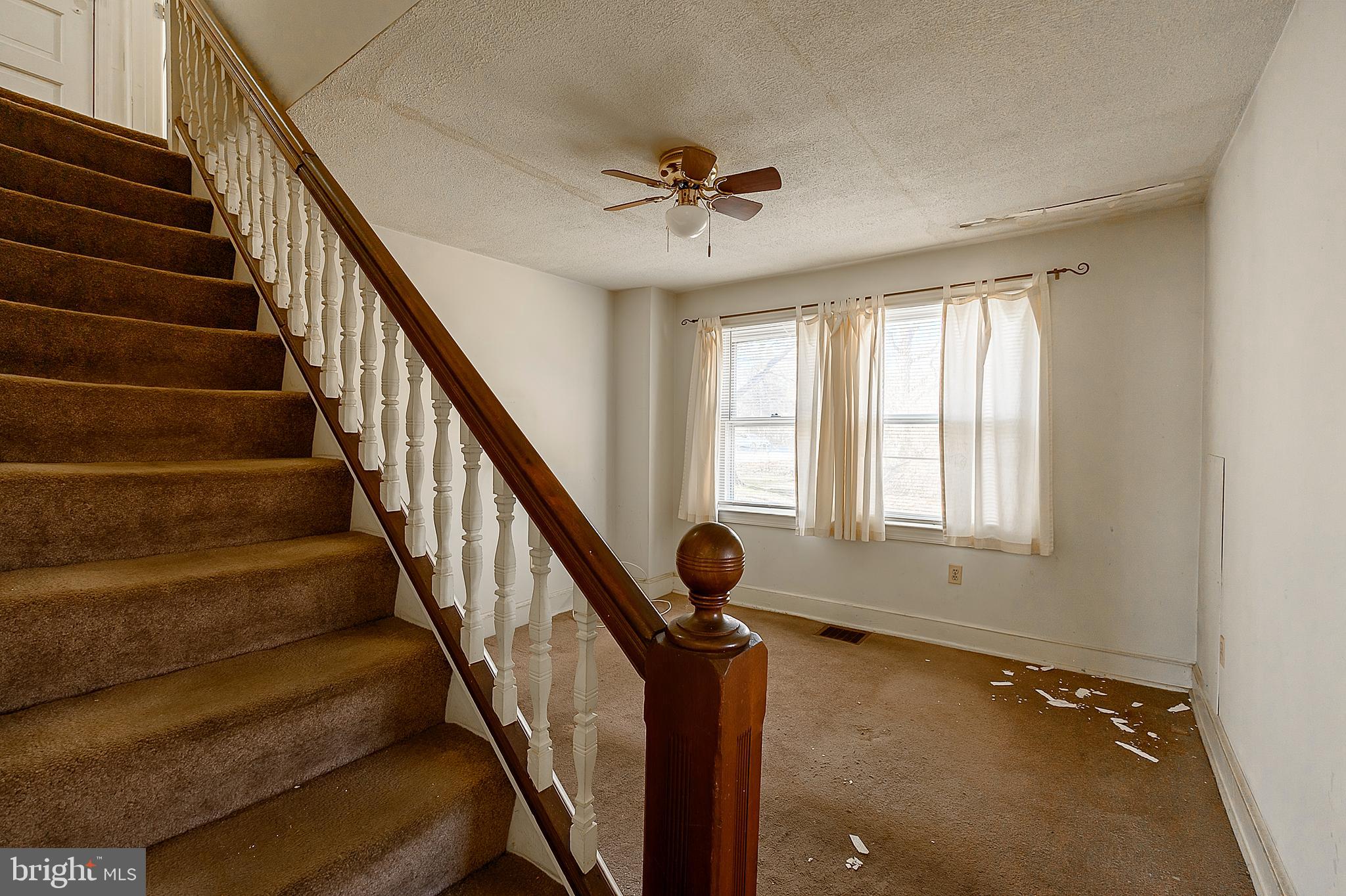 9899 Guilford Road Jessup, MD 20794 - Photo 15 of 31 Steps to Upper Level