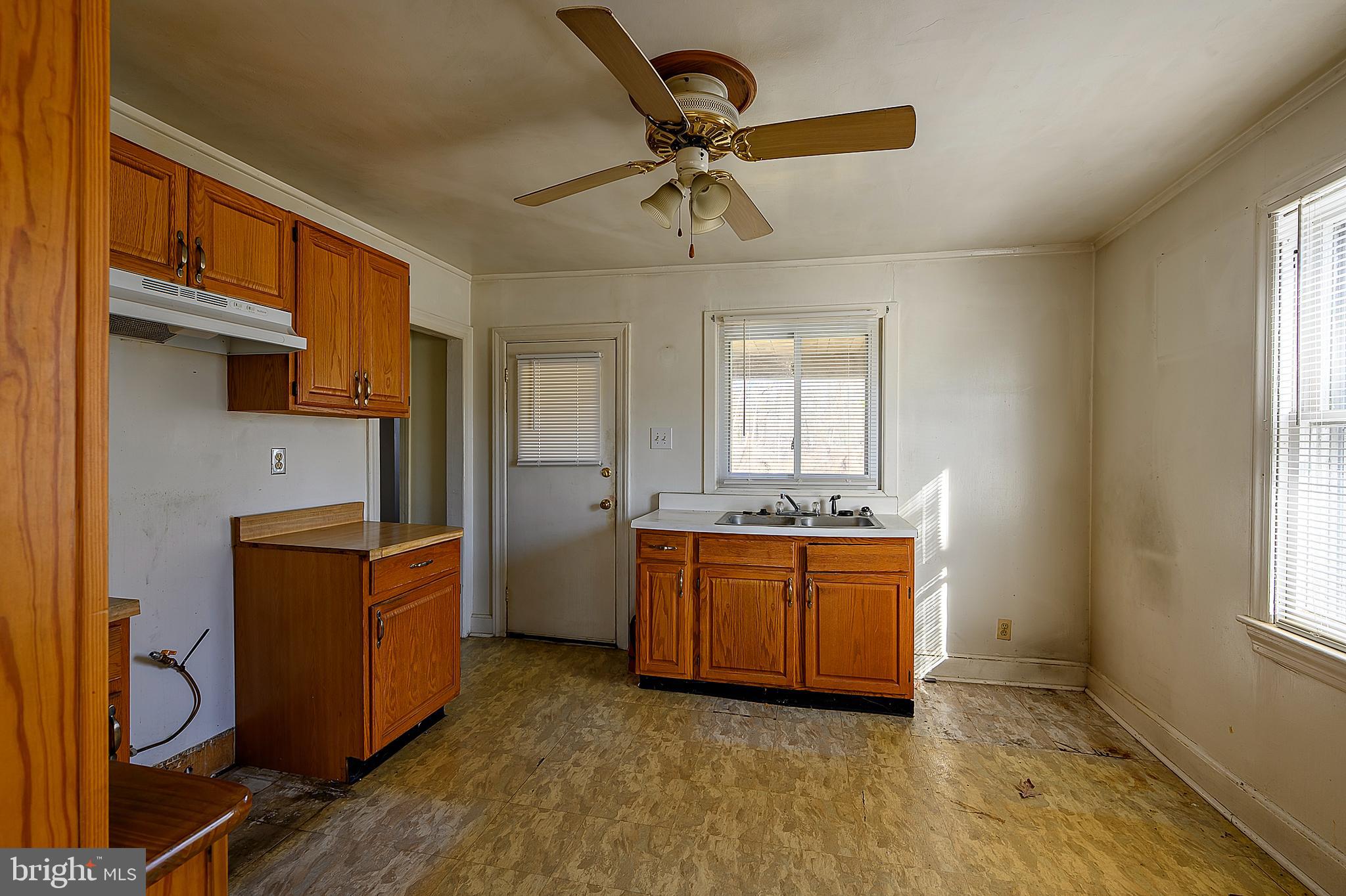 9899 Guilford Road Jessup, MD 20794 - Photo 8 of 31 Kitchen