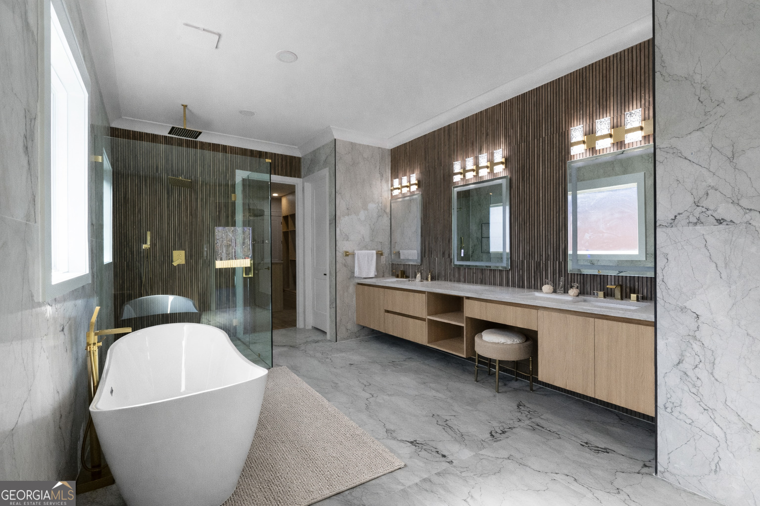 407 Thunder Road Buford, GA 30518 - Photo 10 of 133