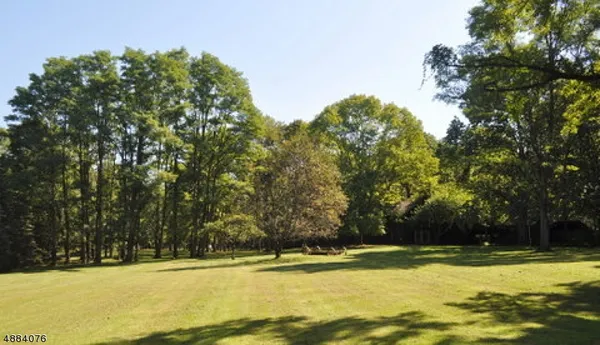 $1,395,000 | 20 Dryden Road, Bernardsville, NJ 07924