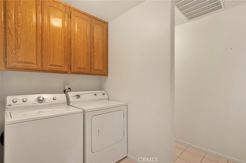 11281 4th Hesperia, CA 92345 - Photo 16 of 35 Indoor laundry area!