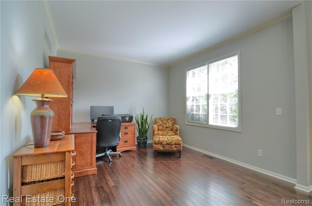 1990 Beaver Creek Drive Rochester, MI 48307 - Photo 18 of 45 Living_Room.jpg