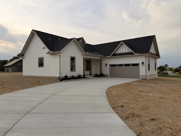$494,000 | 2647 Pleasant Grove Road, Westmoreland, TN 37186