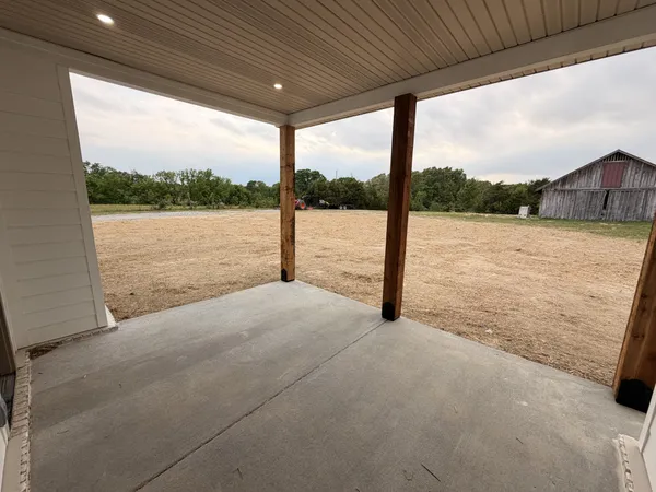 $494,000 | 2647 Pleasant Grove Road, Westmoreland, TN 37186