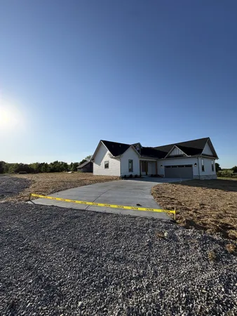 $494,000 | 2647 Pleasant Grove Road, Westmoreland, TN 37186