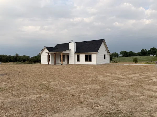 $494,000 | 2647 Pleasant Grove Road, Westmoreland, TN 37186