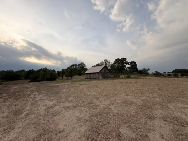 $494,000 | 2647 Pleasant Grove Road, Westmoreland, TN 37186