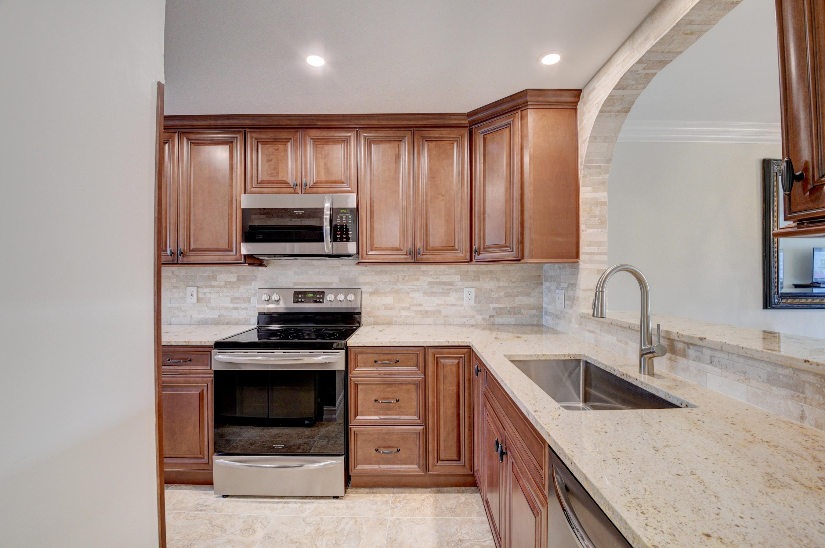 3111 Southwest 20th Terrace, Unit 22D1 Delray Beach, FL 33445 - Photo 2 of 23 Kitchen